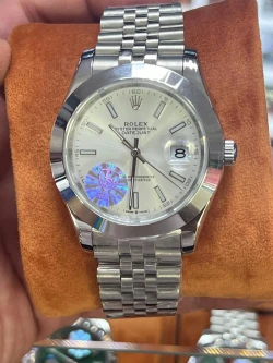 Rolex Datejust in Stainless Steel with Elegant Silver Dial